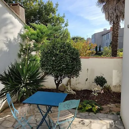 La Cour Du Moulin/t3/centre-ville/wi-fi/terrasse Ferienhaus La Rochelle (Charente-Maritime)