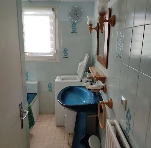 La Cour Du Moulin/t3/centre-ville/wi-fi/terrasse * La Rochelle (Charente-Maritime)