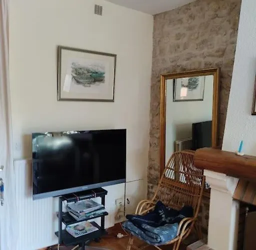 La Cour Du Moulin/t3/centre-ville/wi-fi/terrasse Casa de Férias