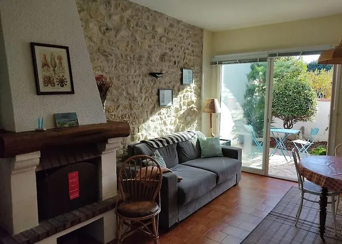 La Cour Du Moulin/t3/centre-ville/wi-fi/terrasse Casa de Férias La Rochelle (Charente-Maritime)