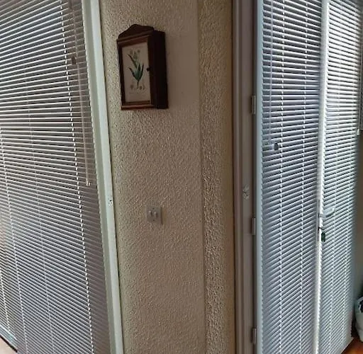 Casa de Férias La Cour Du Moulin/t3/centre-ville/wi-fi/terrasse La Rochelle (Charente-Maritime)