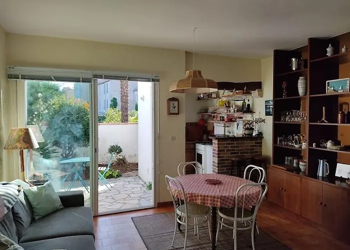 La Cour Du Moulin/t3/centre-ville/wi-fi/terrasse Casa de Férias La Rochelle (Charente-Maritime)